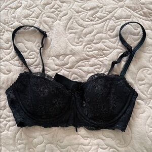Chic Black Lace Underwire Bra